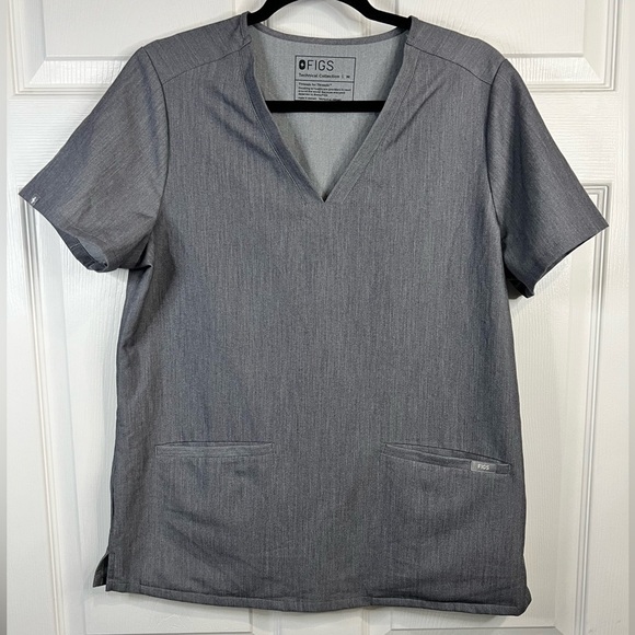 FIGS Casma Women’s Three-Pocket Scrub Top – Graphite - Size Medium - Picture 1 of 7
